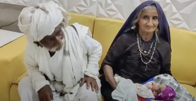 Dünya bu çifti konuşuyor! Biri 70, diğeri 75 yaşında... Evlat hasretleri 45 yılın sonunda dindi... 1