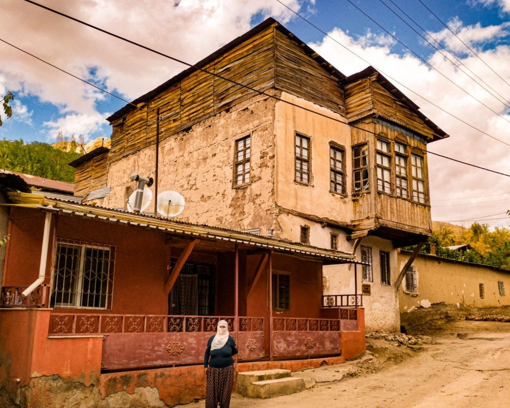 Elazığ'da zamana karşı direnen bir mahalle: Hüseynik Mahallesi 9
