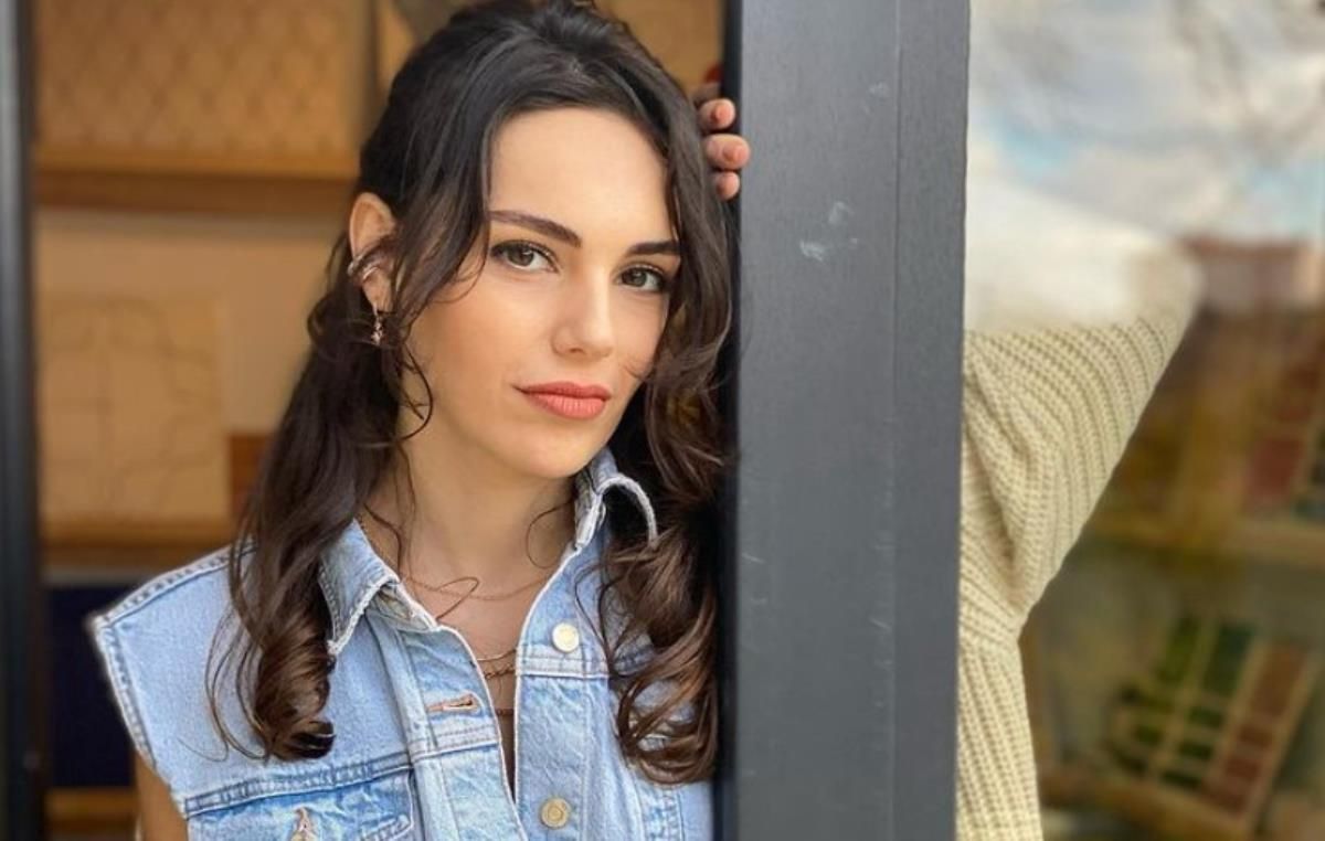Kalp Yarası'nın Ayşe'si güzelliğini ona borçlu! Yağmur Tanrısevsin'in annesi ilk kez görüntülendi! 2