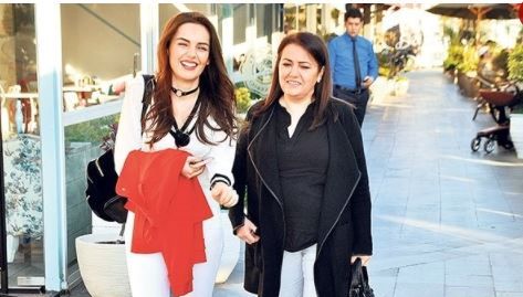 Kalp Yarası'nın Ayşe'si güzelliğini ona borçlu! Yağmur Tanrısevsin'in annesi ilk kez görüntülendi! 7