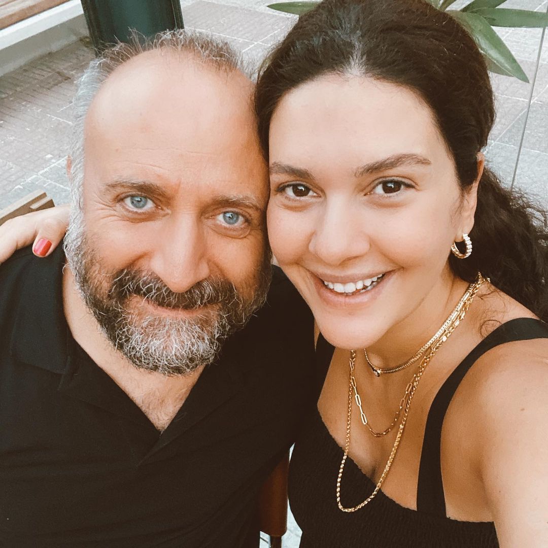 Üçüncü kez anne olmaya hazırlanan Bergüzar Korel'den makyajsız paylaşım! Duru haliyle büyüledi 2