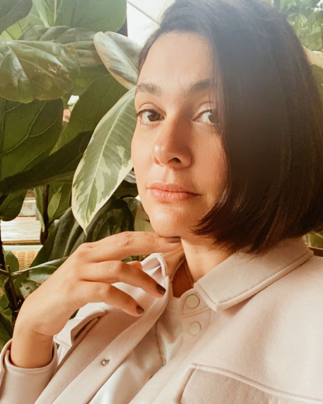 Üçüncü kez anne olmaya hazırlanan Bergüzar Korel'den makyajsız paylaşım! Duru haliyle büyüledi 9