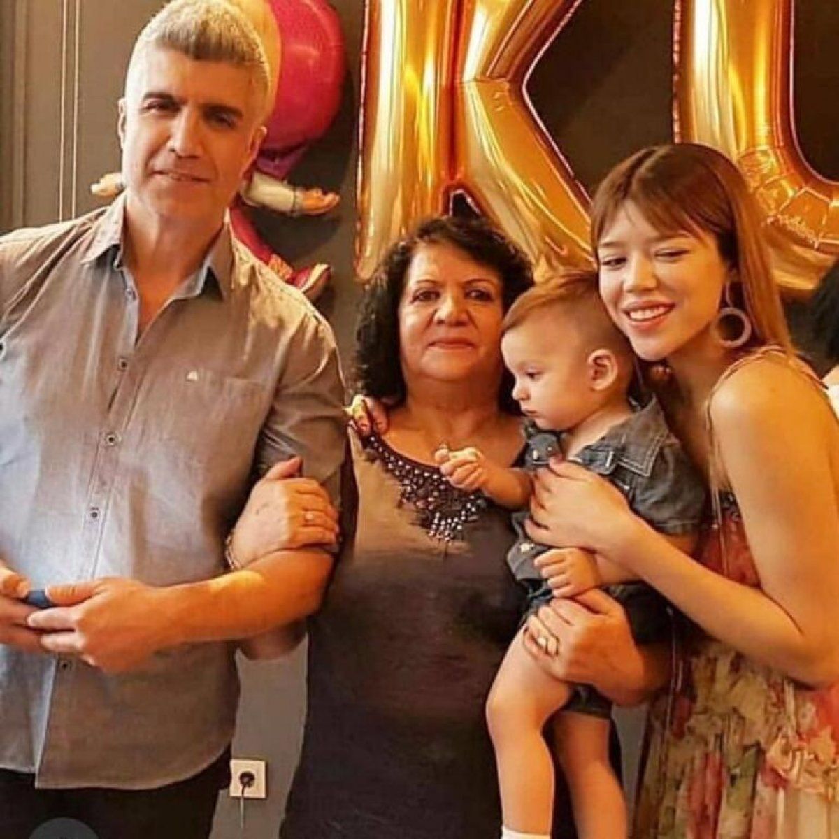 Ortalık fena karıştı! Öfke patlaması yaşayan Feyza Aktan eski eşi Özcan Deniz'i dövdü 3