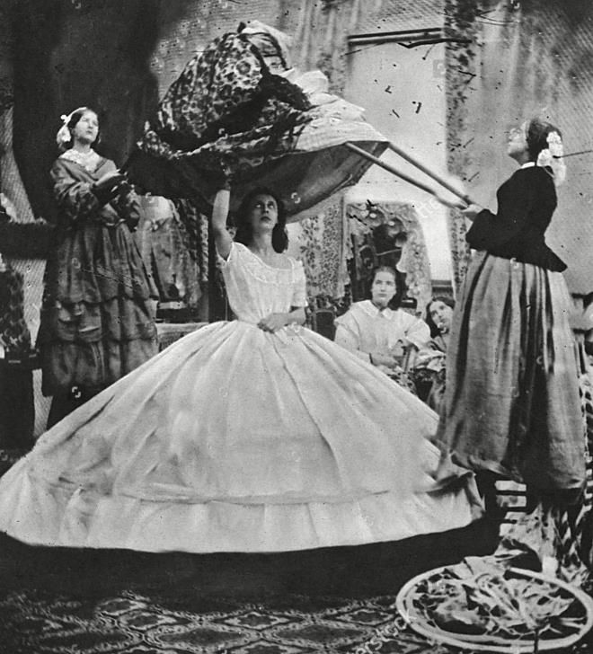 Güzel görünmek uğruna pek çok insan hayatını kaybetti! İşte ölümcül moda akımı... 3