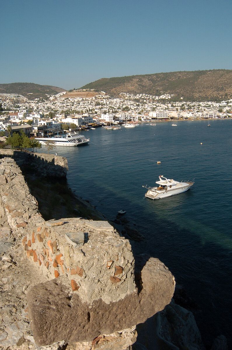 2021 yılında yerli ve yabancı turistler restorasyonu tamamlanan Bodrum Kalesi’ne akın etti 12