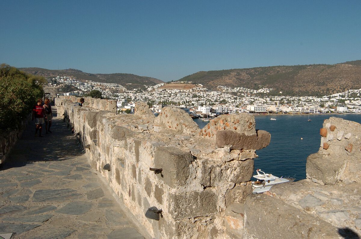 2021 yılında yerli ve yabancı turistler restorasyonu tamamlanan Bodrum Kalesi’ne akın etti 16