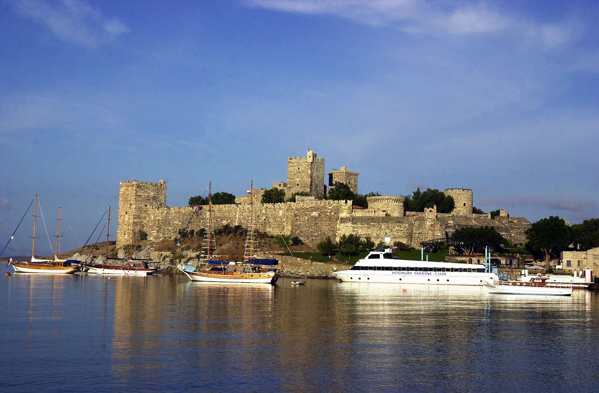 2021 yılında yerli ve yabancı turistler restorasyonu tamamlanan Bodrum Kalesi’ne akın etti 20