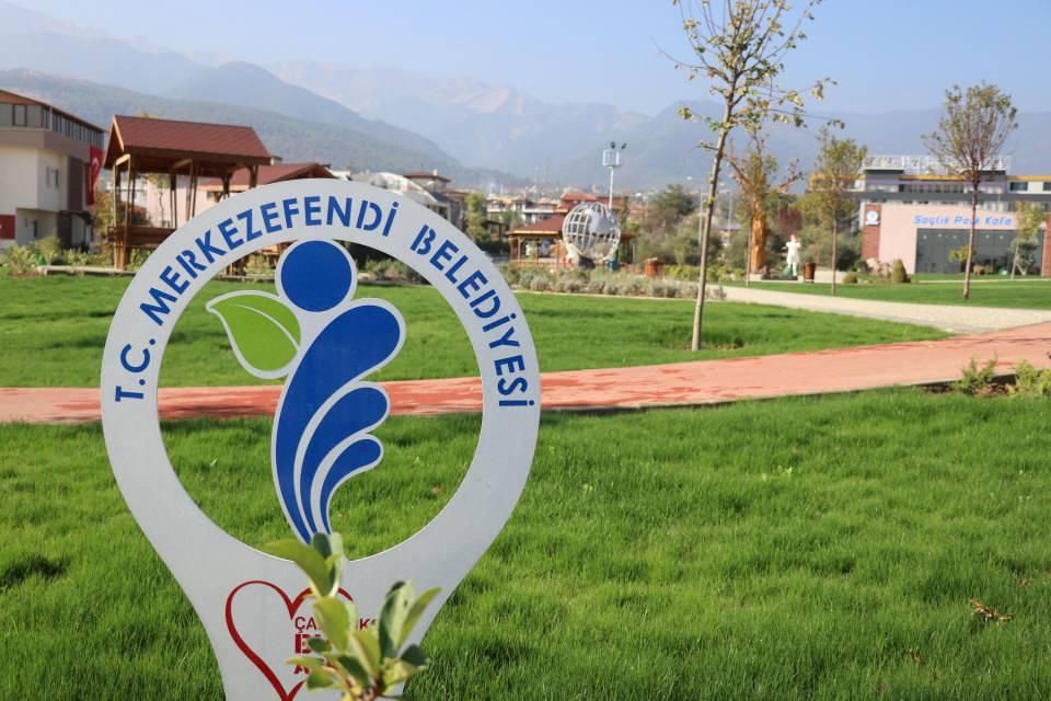 CHP, Sağlık Parkı'nı 'korkunç' heykellerle doldurdu! Çocuklarınızı götürürken bir kez daha düşünün.. 4