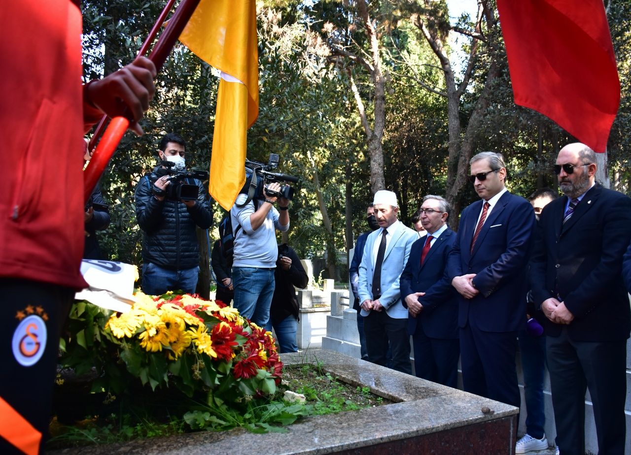 Galatasaray Kulübünün 116. kuruluş yılında Ali Sami Yen mezarı başında anıldı 6