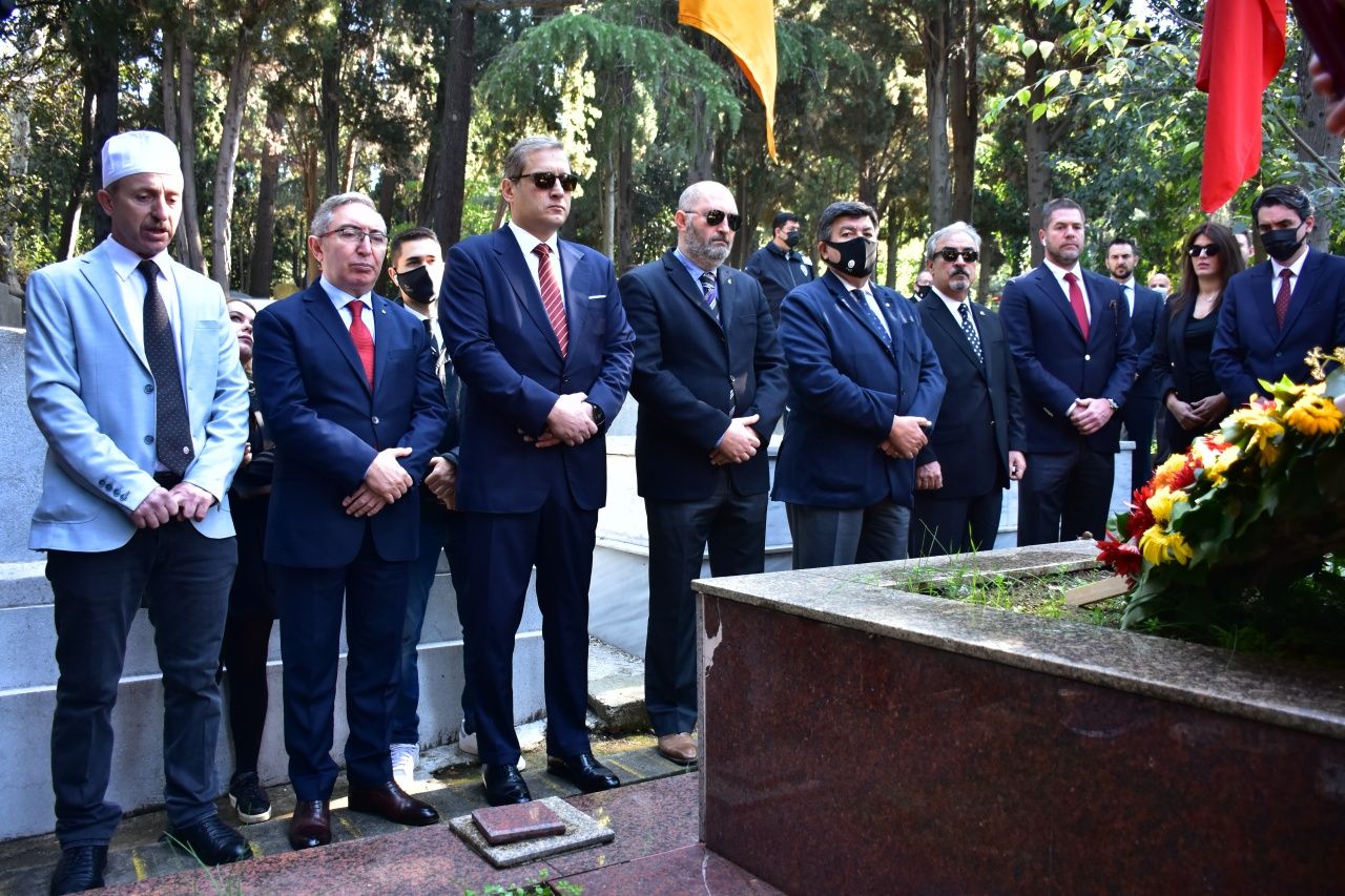 Galatasaray Kulübünün 116. kuruluş yılında Ali Sami Yen mezarı başında anıldı 5