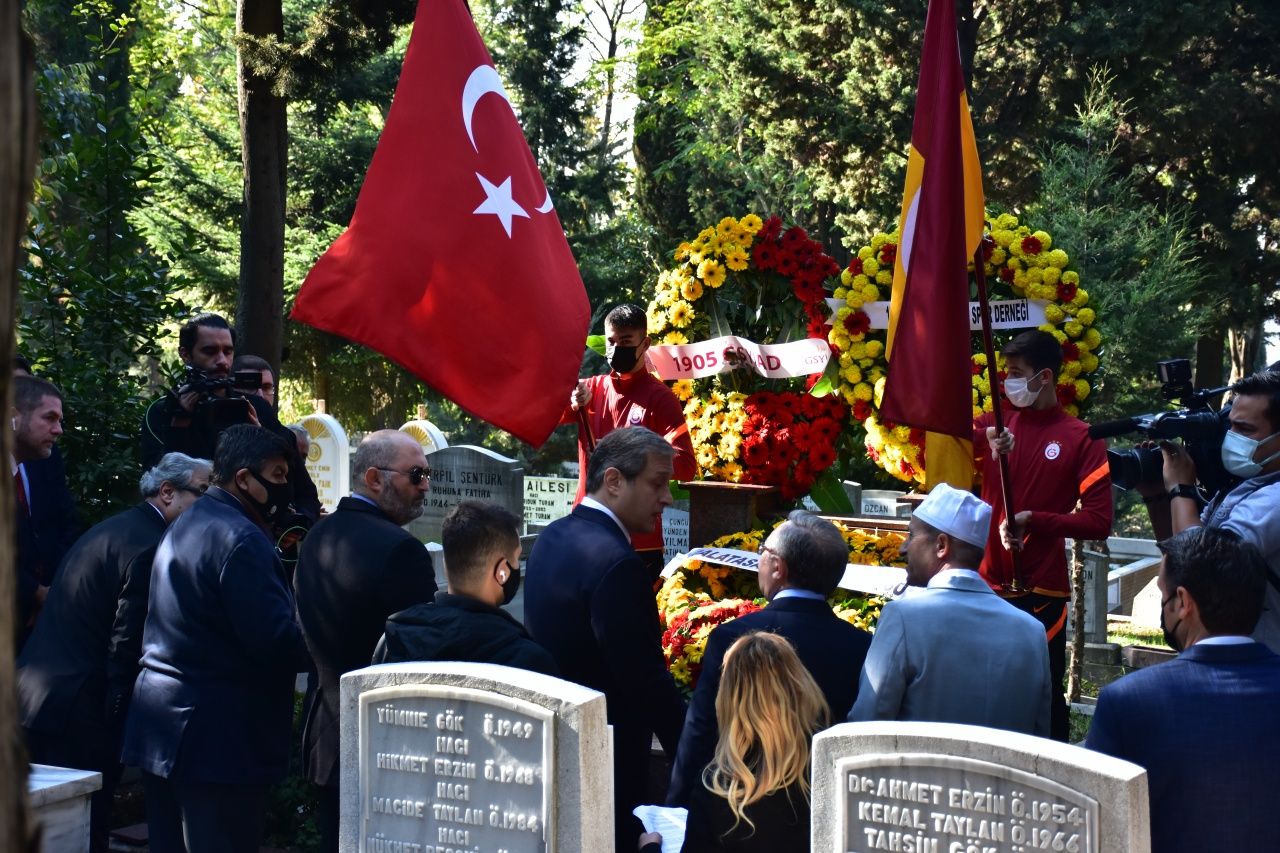 Galatasaray Kulübünün 116. kuruluş yılında Ali Sami Yen mezarı başında anıldı 2