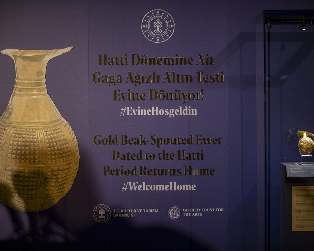 Hatti uygarlığı dönemine ait, yaklaşık 4 bin 250 yıllık altın gaga ağızlı testi Türkiye'ye iade edildi 6