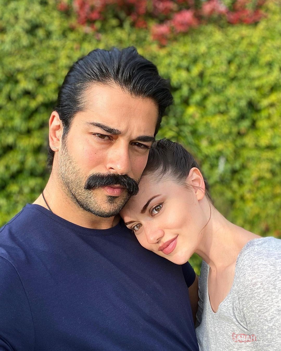 Fahriye Evcen sanal linç yedi! Verdiği poz hayranlarını deliye döndürdü! Şeyma'nın yolundan gidiyor! 2