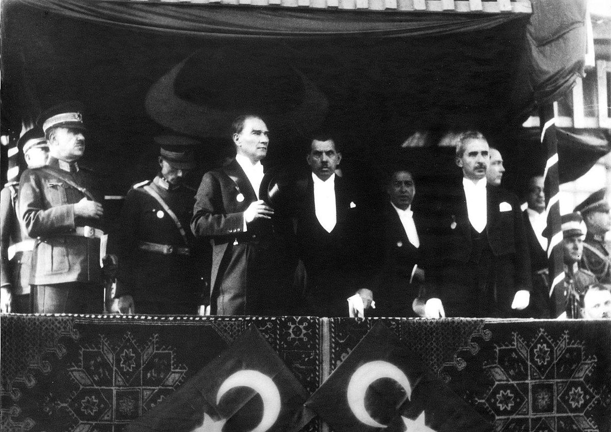 Türk milletinin bağımsızlık ateşinin yıl dönümü! İşte 98 yıl önce Millet Meclisi'nde yaşananlar... 9