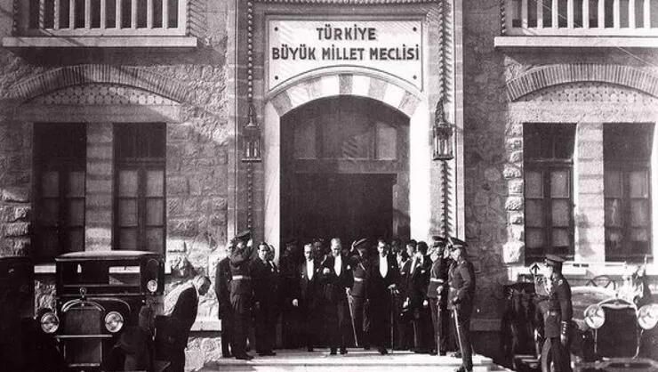 Türk milletinin bağımsızlık ateşinin yıl dönümü! İşte 98 yıl önce Millet Meclisi'nde yaşananlar... 16