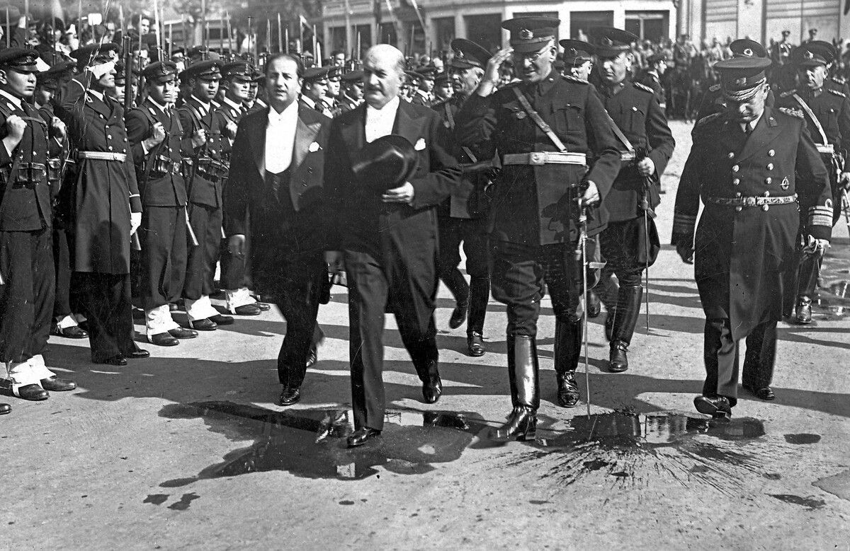 Türk milletinin bağımsızlık ateşinin yıl dönümü! İşte 98 yıl önce Millet Meclisi'nde yaşananlar... 5