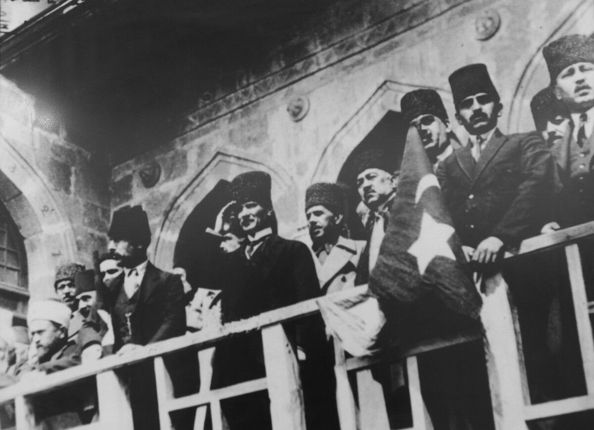 Türk milletinin bağımsızlık ateşinin yıl dönümü! İşte 98 yıl önce Millet Meclisi'nde yaşananlar... 3