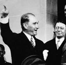 Türk milletinin bağımsızlık ateşinin yıl dönümü! İşte 98 yıl önce Millet Meclisi'nde yaşananlar... 18