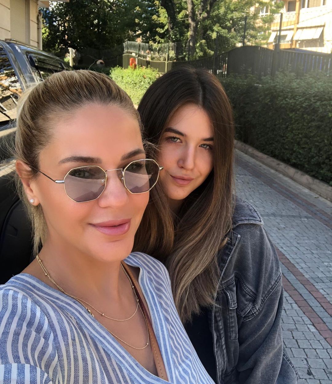 Emine Ün ile Emre Kınay'ın kızları Duru Kınay güzelliğiyle büyüledi! Annesini bile gölgede bıraktı 18