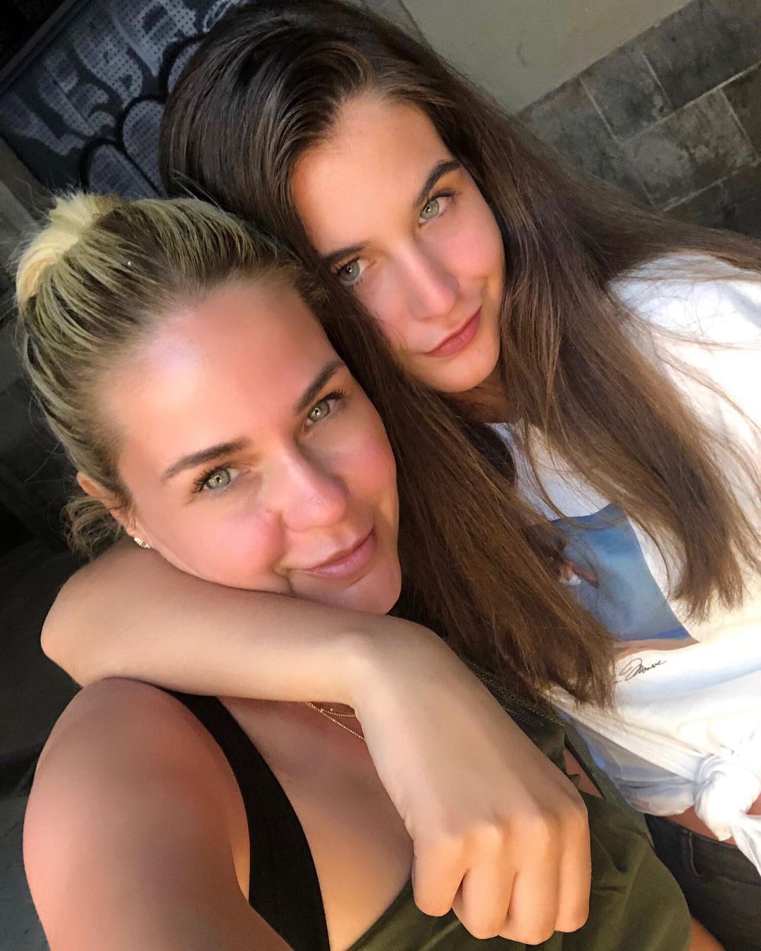 Emine Ün ile Emre Kınay'ın kızları Duru Kınay güzelliğiyle büyüledi! Annesini bile gölgede bıraktı 10