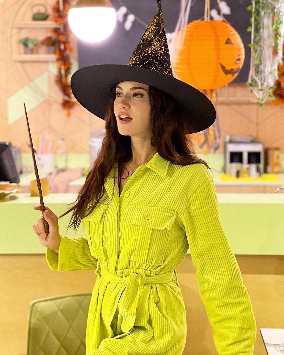 Birbirinden iddialı kostümleriyle ünlü isimler Cadılar Bayramı (Hallowen) partisine damga vurdu 22