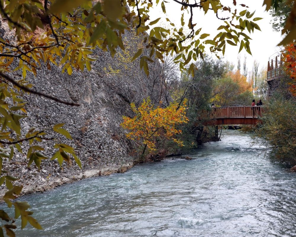 Tohma Kanyonu ve Somuncu Baba Külliyesi sonbahar renklerine büründü 5