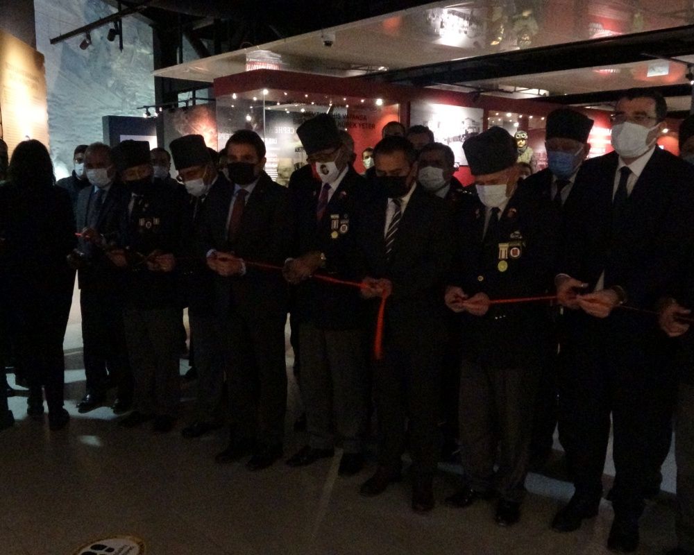 Çanakkale Savaşları’ndaki Osmanlı üniformaları sergisi açıldı 6