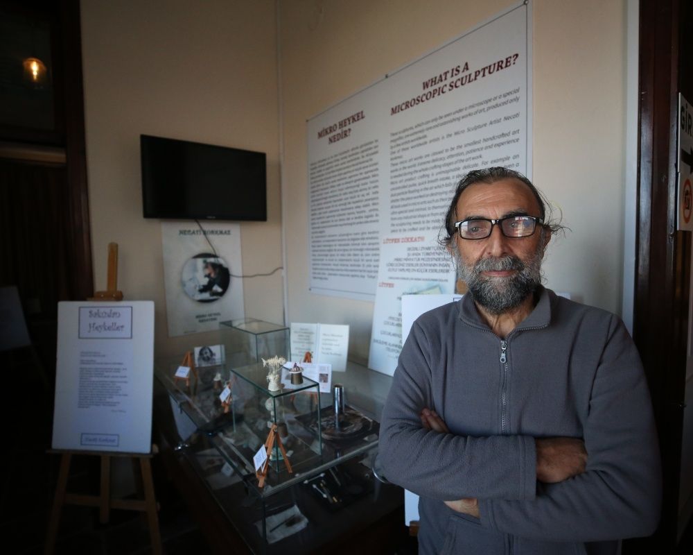 Dünyada bir ilk! Çiğnenmiş cikletler çevre kirliliğine dikkat çekmek için heykele dönüştürüldü 9