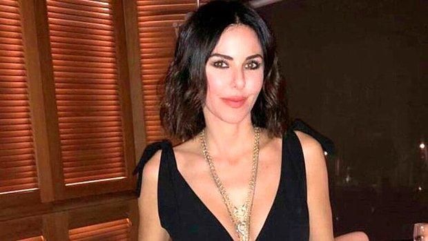 Defne Samyeli siyah sütyeniyle sahneye çıktı! Kızı Derin en önden izledi! Böyle transparan görülmedi! 3