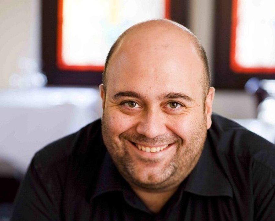 Somer Şef sakalsız haliyle iyi ki dedirtti! MasterChef jürisi Somer Sivrioğlu'nun sakalsız hali... 9