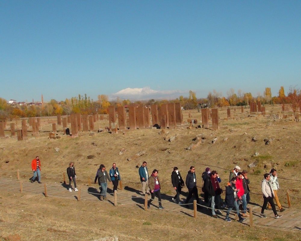 'Sakin Şehir' kabul edilen Ahlat kendine hayran bırakıyor 11