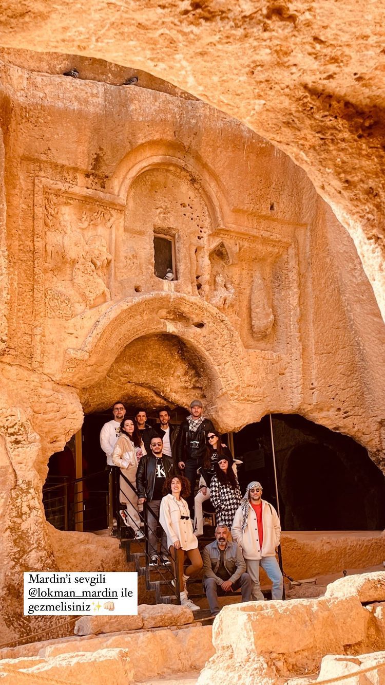 Çekimler için Mardin'e giden Kıvanç Tatlıtuğ'u eşi Başak Dizer yalnız bırakmadı 14