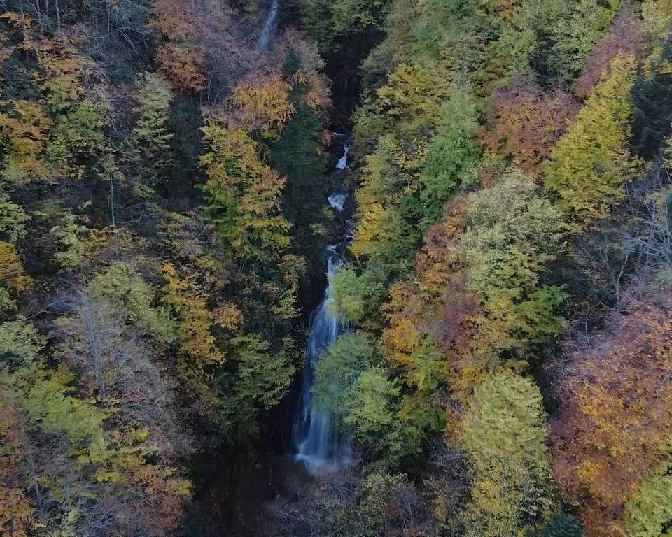 Ulaşımı en zor şelalelerden 'Aksu Şelaleleri' drone ile görüntülendi 9