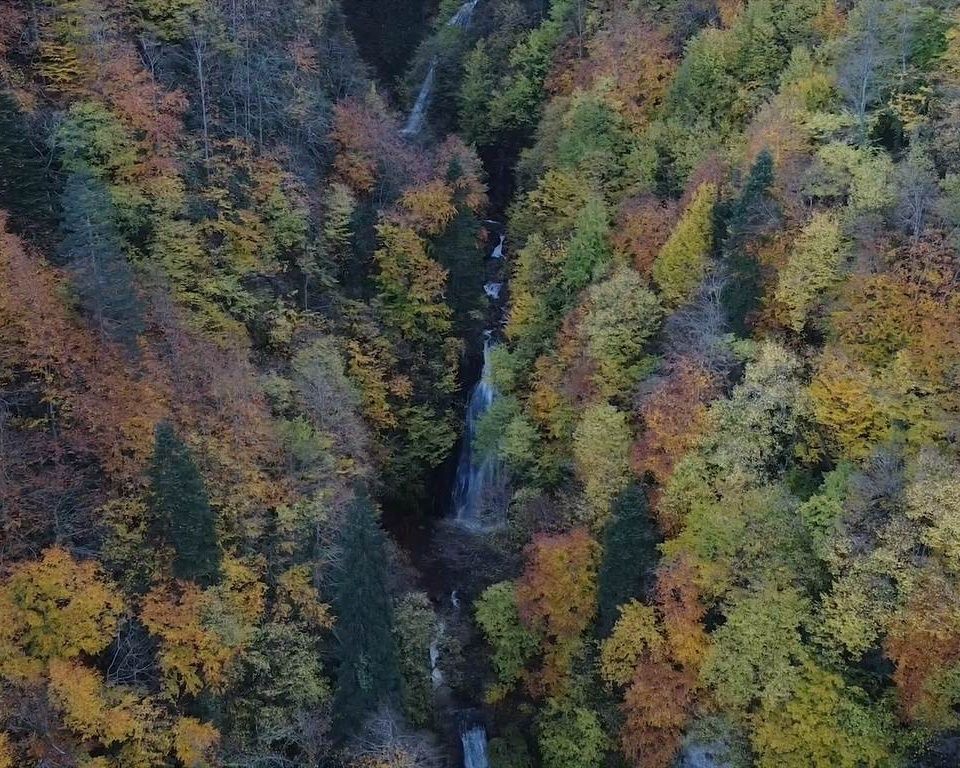 Ulaşımı en zor şelalelerden 'Aksu Şelaleleri' drone ile görüntülendi 10