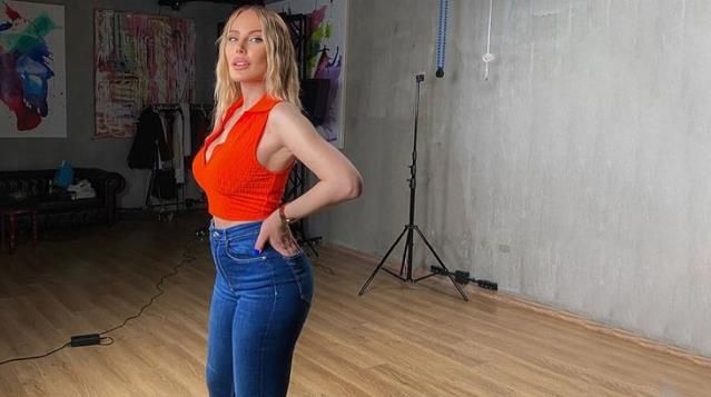 Geleceğin Seda Sayan'ı olacak! Hande Sarıoğlu'nun "Temel İçgüdü" pozu bakanları eritti! 3