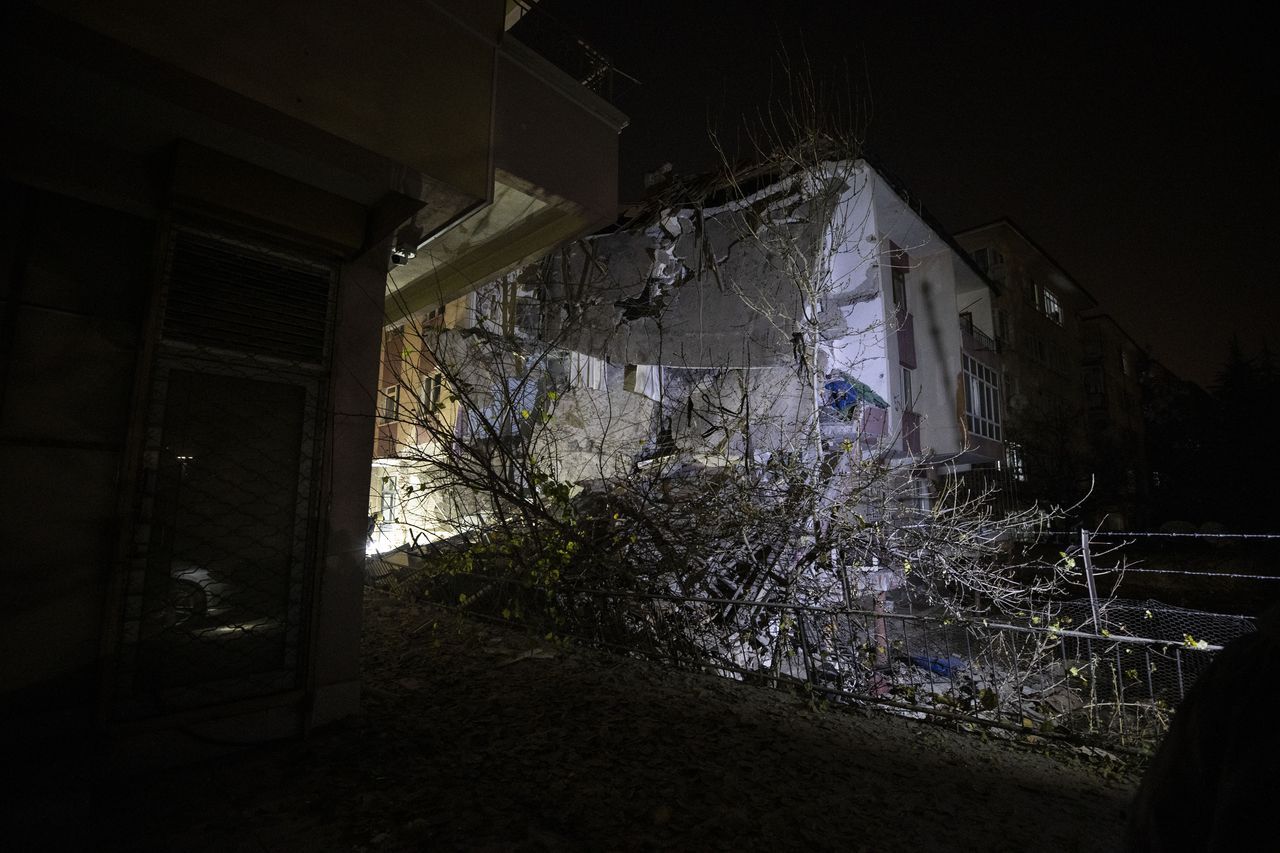 Ankara'da 3 katlı binada patlama! Bölgeden yeni görüntüler ulaştı 16