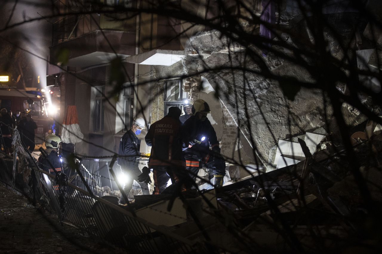 Ankara'da 3 katlı binada patlama! Bölgeden yeni görüntüler ulaştı 19