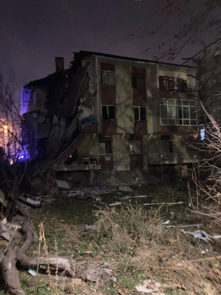 Ankara'da 3 katlı binada patlama! Bölgeden yeni görüntüler ulaştı 4