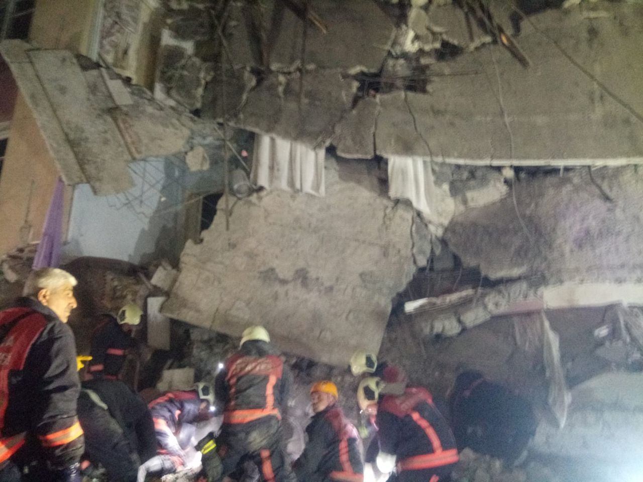 Ankara'da 3 katlı binada patlama! Bölgeden yeni görüntüler ulaştı 14