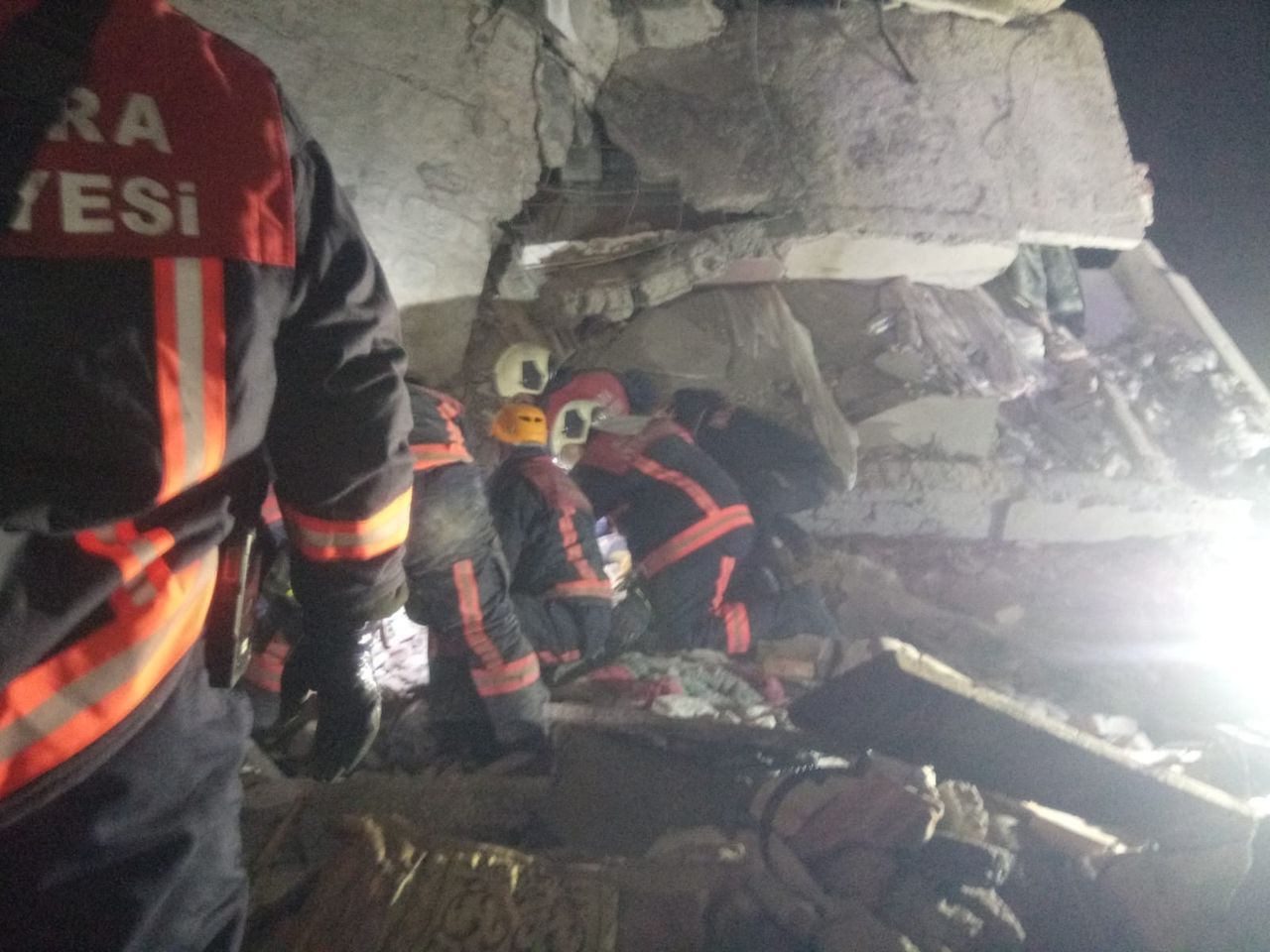 Ankara'da 3 katlı binada patlama! Bölgeden yeni görüntüler ulaştı 15