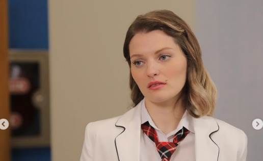 Kardeşlerim dizisinin Harika'sı siyah minisiyle çıtayı yükseltti! Babası bile kayıtsız kalamadı! 2