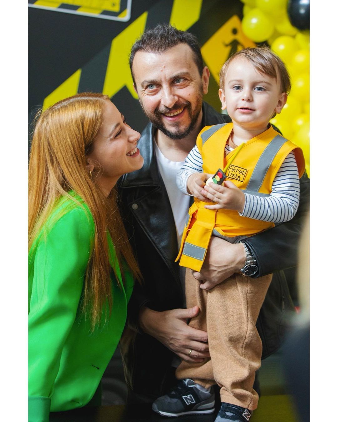 Hazal Kaya ile Ali Atay'ın oğlu Fikret Ali 2 yaşına girdi! Doğum günündeki aile pozlarına beğeni yağdı 4