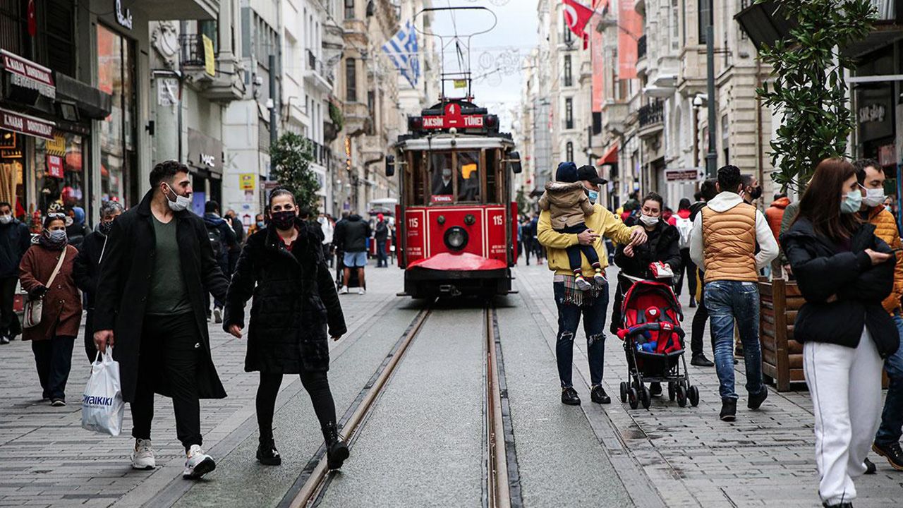 Hayat Eve Sığar uygulamasında İstanbul kıpkırmızı 1
