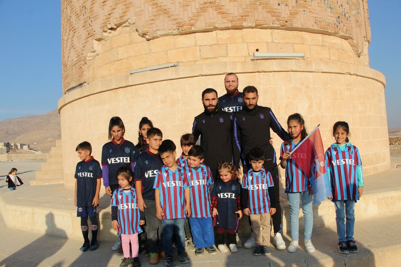 Trabzonspor, Batmanlı çocuklara 150 forma gönderdi 1