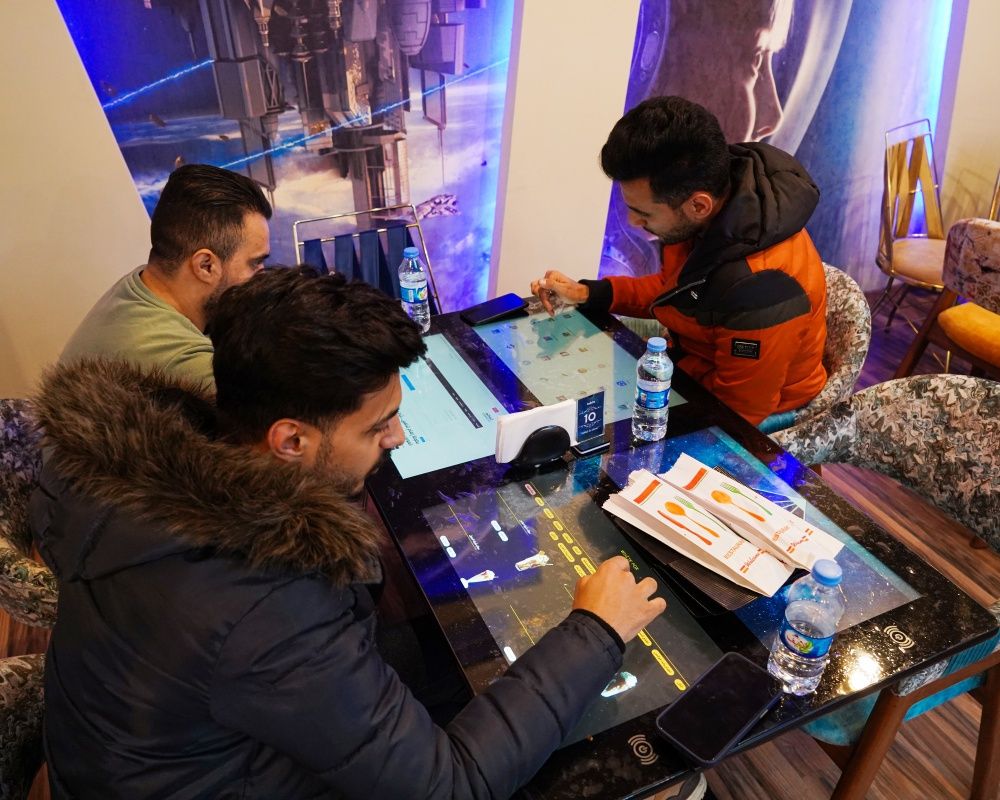 Bu restoranda yemekler robot garsonlar tarafından servis ediliyor 5