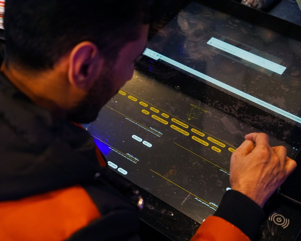 Bu restoranda yemekler robot garsonlar tarafından servis ediliyor 11