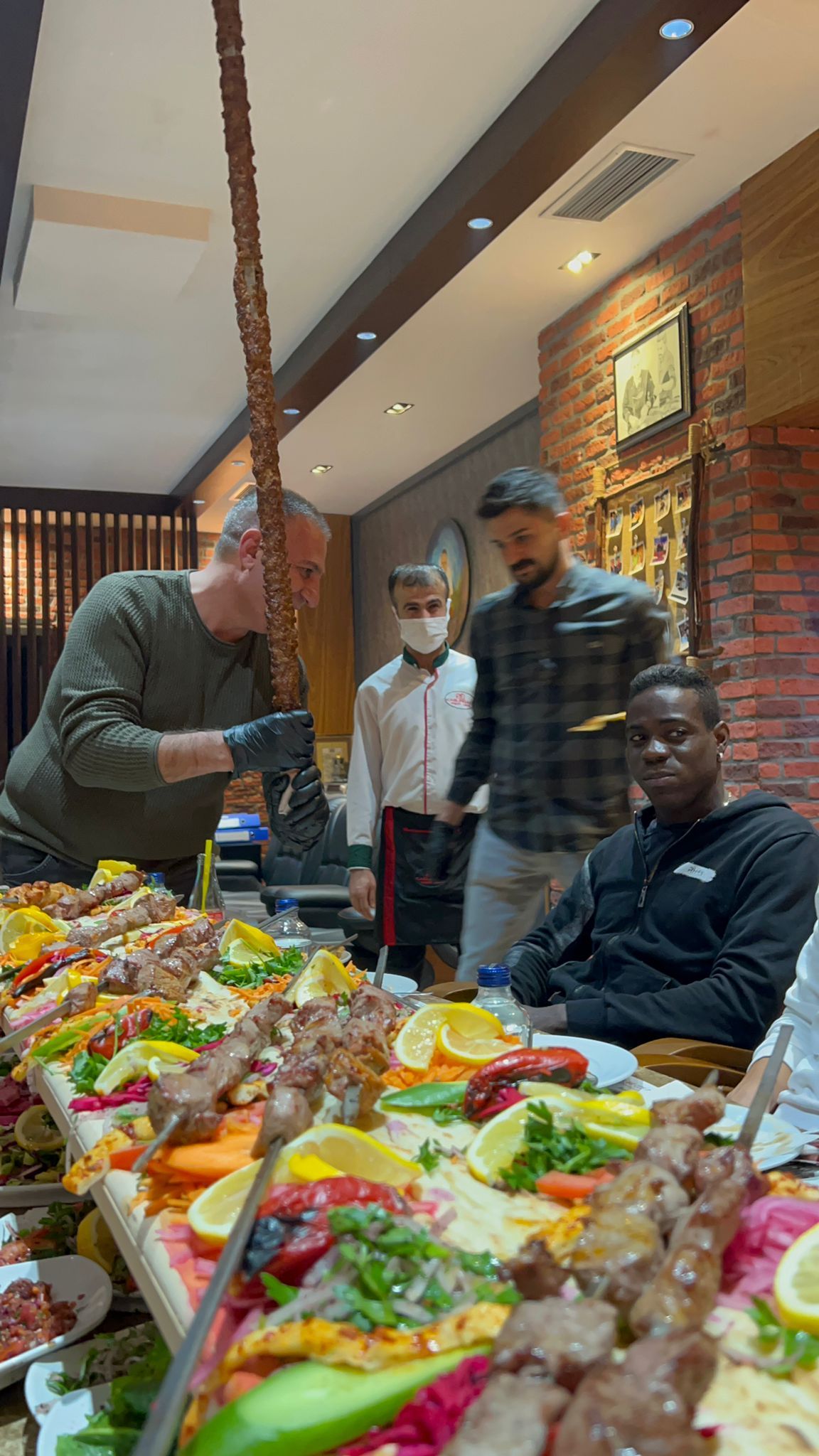 Balotelli gücünü boru kebabından alıyor 1