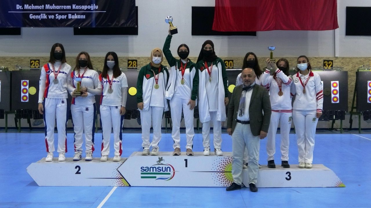 Mete Gazoz'un kardeşi de 12'den vurdu... Olimpiyat şampiyonu okçu kardeşini yetiştiriyor 4