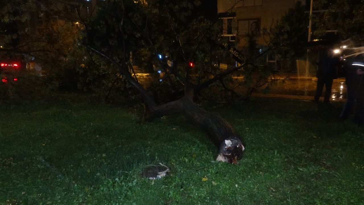 Hortum, fırtına ve sağanak Antalya'yı savaş alanına çevirdi! 3