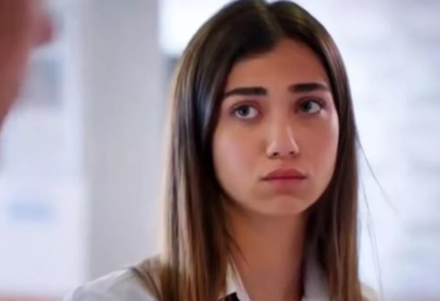 Kırgın Çiçekler'in Meral'i estetikle bambaşka biri oldu! Aleyna Solaker evrim geçirdi 4